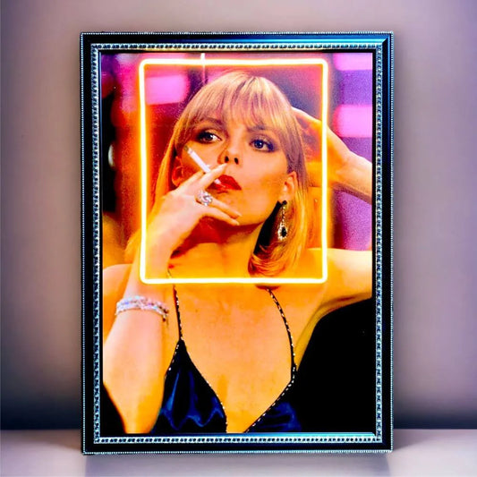 Elvira Neon Led Canvas